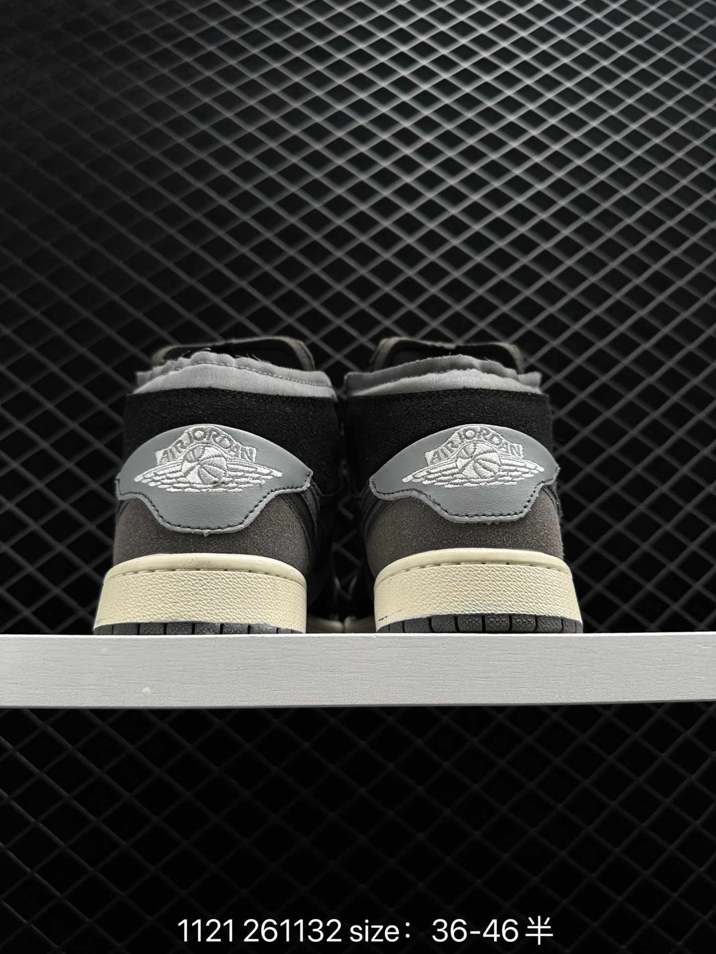 Air Jordan I Mid 'White and Phantom'  “inside out”